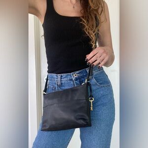 Fossil Fiona minimalist blk leather new condition small crossbody bag